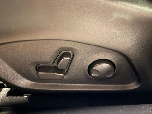 Used 2024 Jeep Compass Latitude image 14