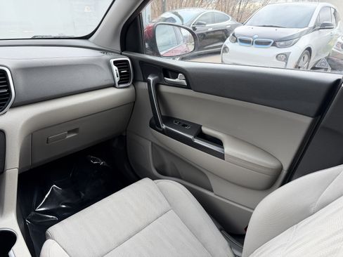 Used 2019 Kia Sportage LX FWD image 18