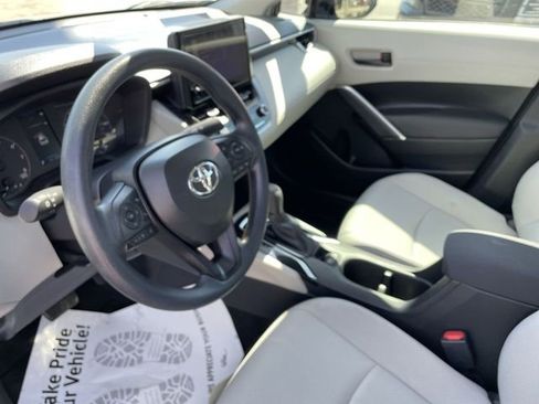 Used 2024 Toyota Corolla Cross L FWD image 14