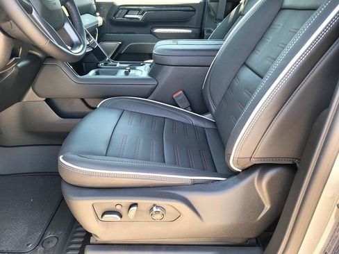 New 2026 GMC Sierra 2500 AT4X w/ LPO, Black Badging Package AWD/4WD image 18