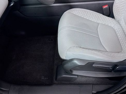 Certified 2023 Honda Pilot LX image 16