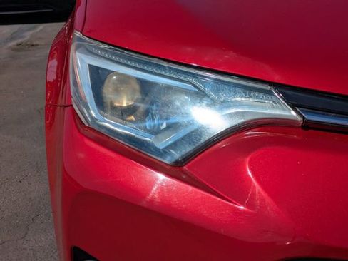 Used 2017 Toyota RAV4 LE FWD image 11