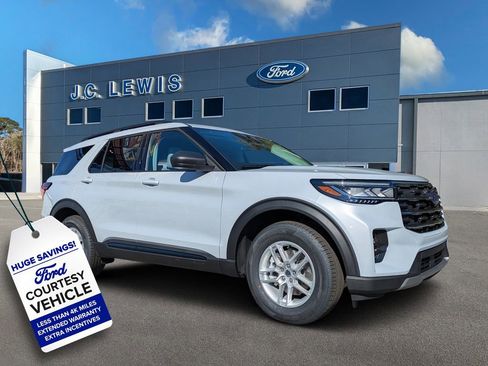 New 2026 Ford Explorer Active w/ Active Comfort Package image 1