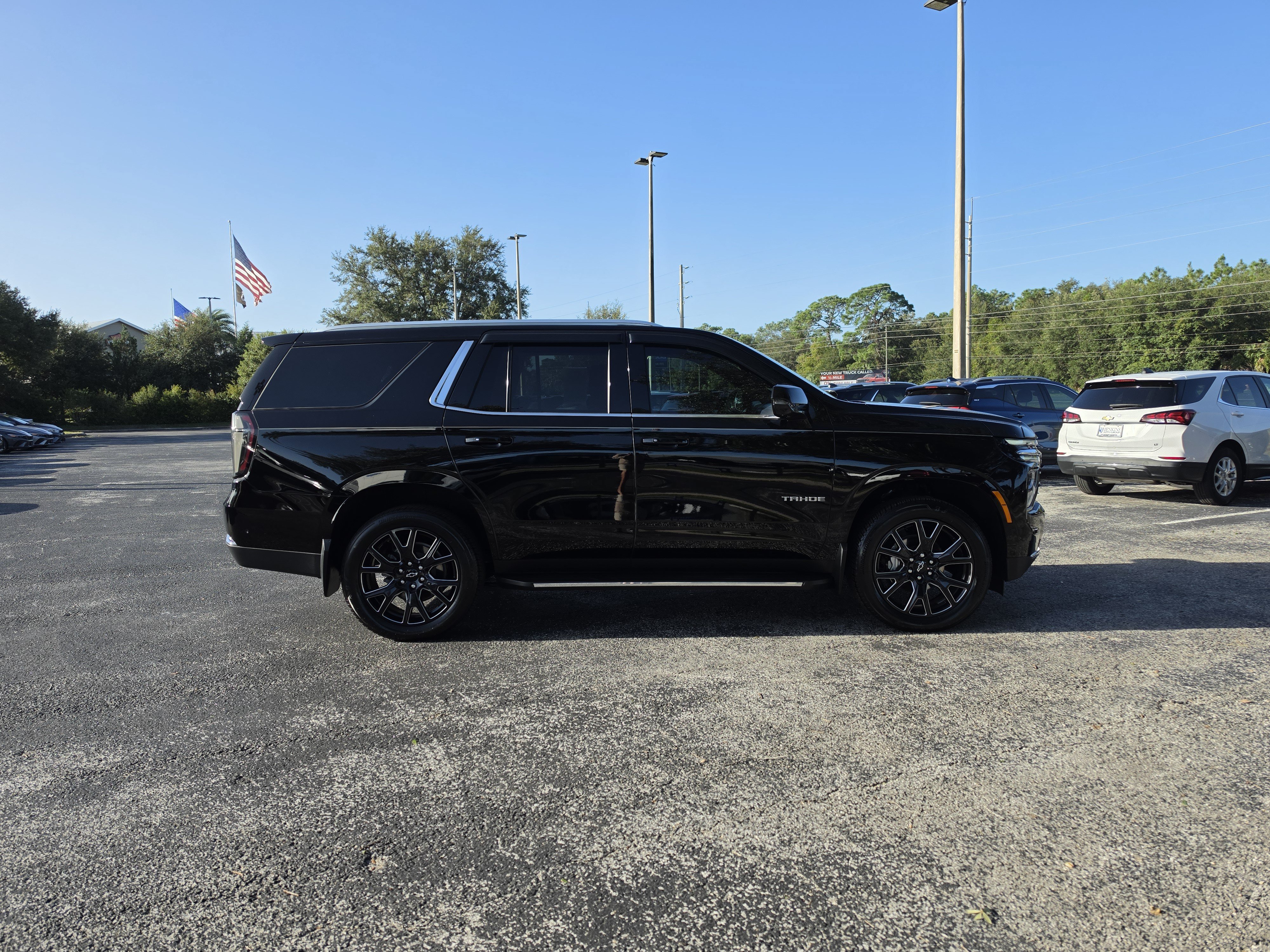 Used 2026 Chevrolet Tahoe LT w/ Comfort Package AWD/4WD image 3