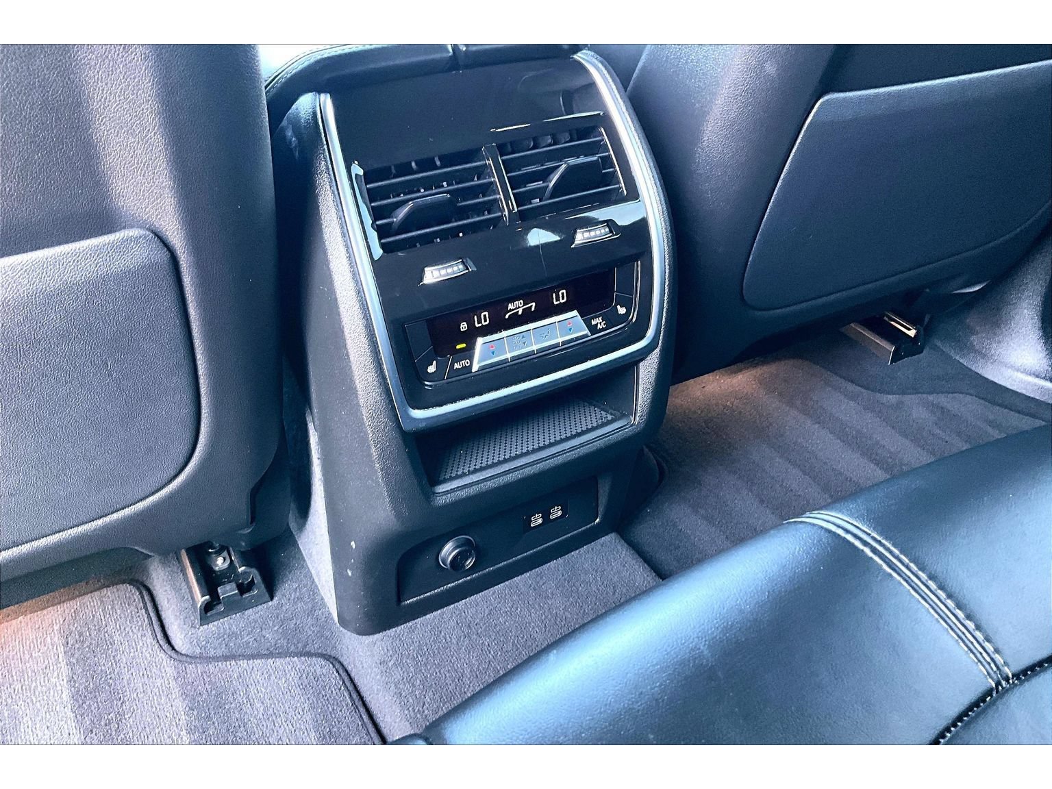 Used 2025 BMW X5 xDrive50e AWD/4WD image 13