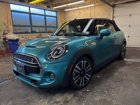 Used 2021 MINI Cooper S w/ Signature Upholstery Package image 4