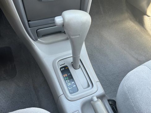 Used 2002 Toyota Corolla CE image 9