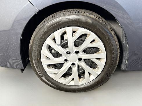 Used 2019 Toyota Corolla LE FWD image 37