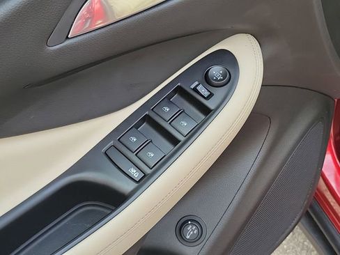 Used 2019 Buick Envision Essence AWD/4WD image 16