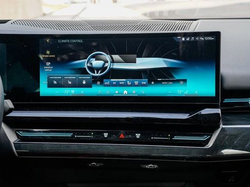 Certified 2025 BMW 530i xDrive w/ Premium Package image 14