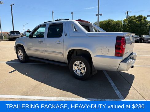 Used 2013 Chevrolet Avalanche LS RWD image 4