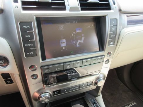 Used 2018 Lexus GX 460 Premium w/ Premium Package AWD/4WD image 30