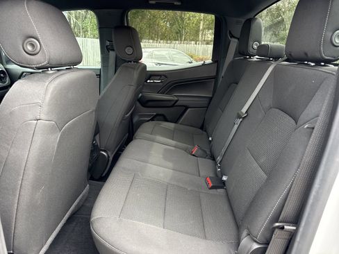 Used 2024 Chevrolet Colorado LT RWD image 10