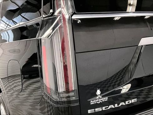 Used 2025 Cadillac Escalade ESV Premium Luxury AWD/4WD image 37