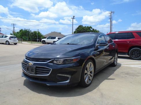 Used 2018 Chevrolet Malibu Premier w/ Premier Sun and Wheel Package FWD image 2