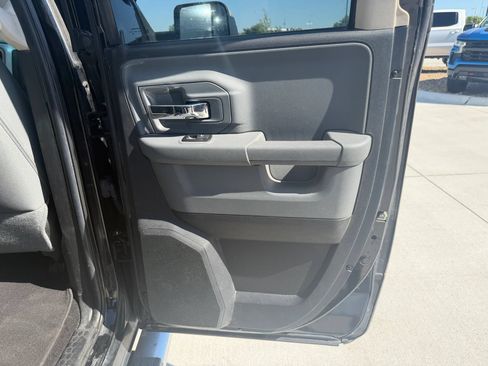 Used 2014 RAM 1500 Classic SLT AWD/4WD image 9