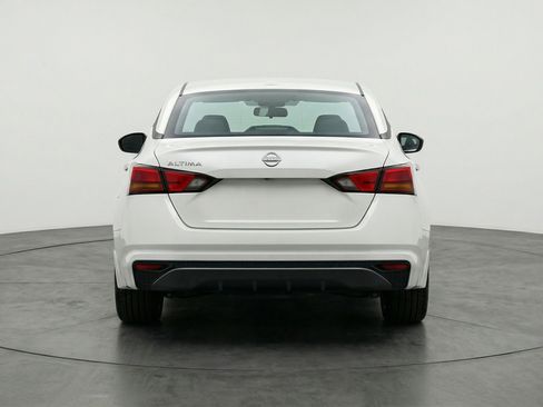 Used 2025 Nissan Altima 2.5 SV FWD image 7