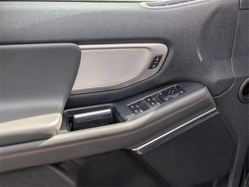 Used 2025 Ford Expedition Active image 13