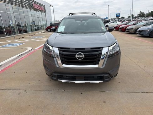 Used 2024 Nissan Pathfinder Platinum w/ Cargo Package FWD image 8