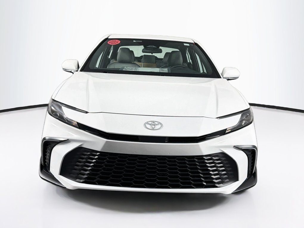 Used 2026 Toyota Camry SE FWD image 2
