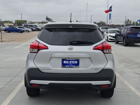 Used 2018 Nissan Kicks SR image 5