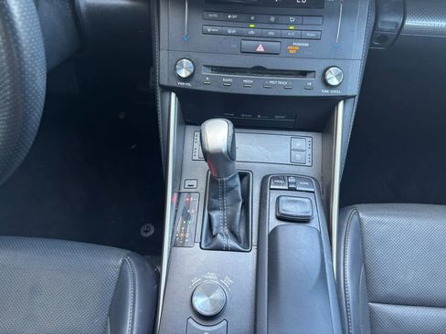 Used 2015 Lexus IS 350 w/ F-Sport Package RWD image 19