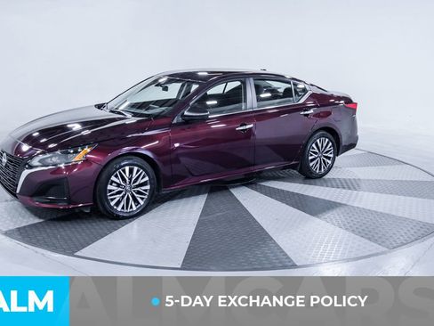 Used 2025 Nissan Altima 2.5 SV image 3