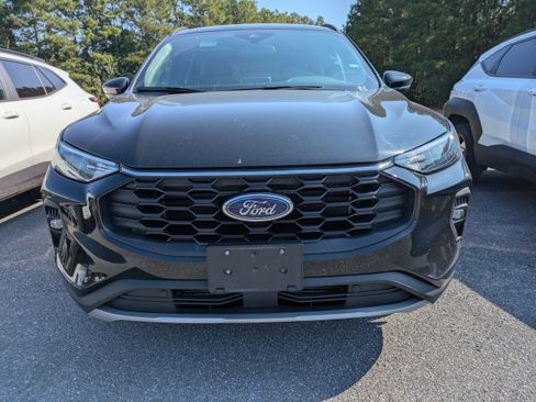 Used 2025 Ford Escape ST-Line Select AWD/4WD image 3