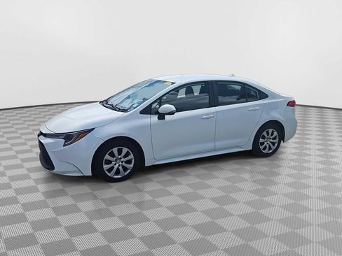 Used 2023 Toyota Corolla LE FWD image 4
