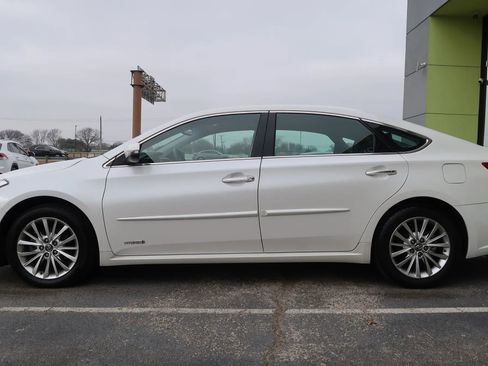 Used 2018 Toyota Avalon Limited image 7