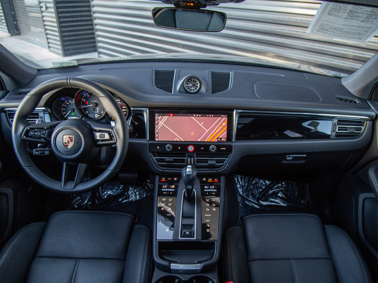 Certified 2026 Porsche Macan AWD/4WD image 21