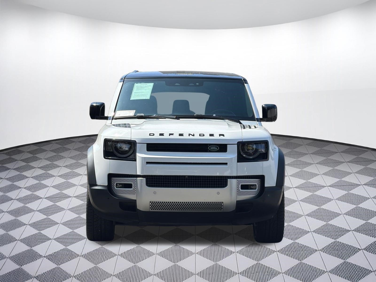 Used 2023 Land Rover Defender 130 SE AWD/4WD image 6