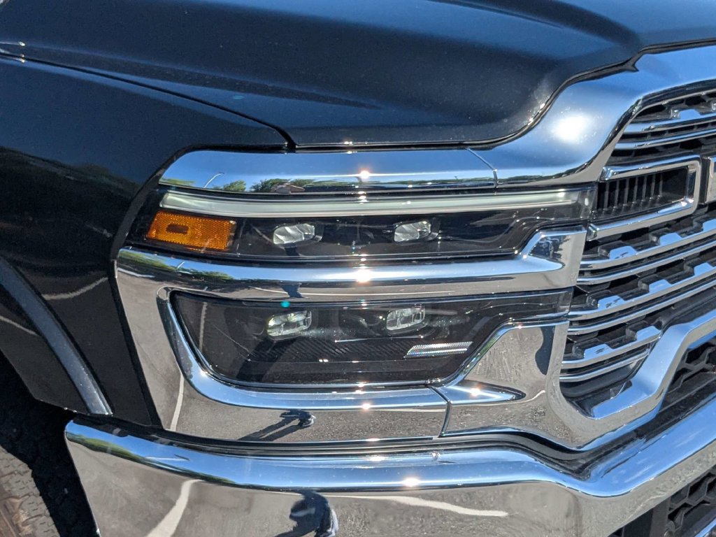 Used 2025 RAM 3500 Limited AWD/4WD image 11