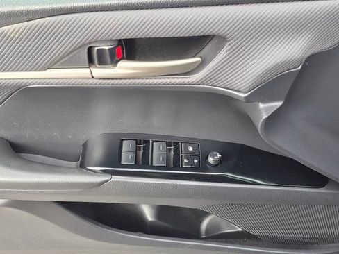 Used 2025 Toyota Camry SE FWD image 18