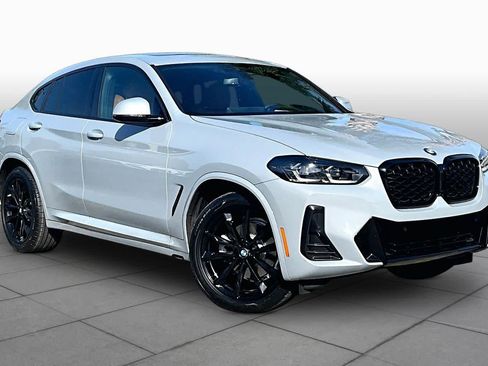 Used 2023 BMW X4 xDrive30i w/ M Sport Package AWD/4WD image 3