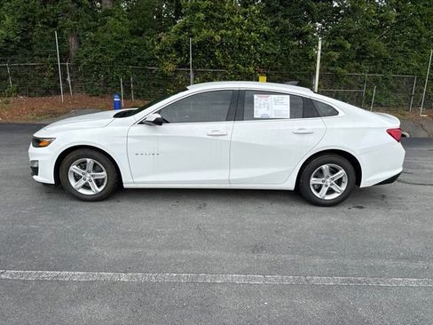Used 2025 Chevrolet Malibu LS FWD image 2