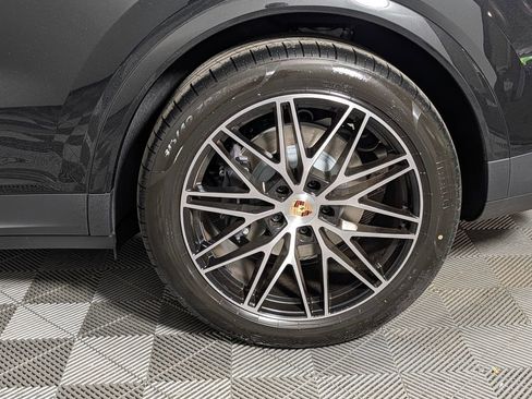 New 2026 Porsche Cayenne AWD/4WD image 12