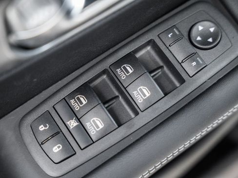 New 2026 Chrysler Pacifica Select image 35