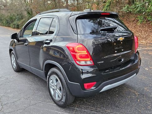Used 2020 Chevrolet Trax LT w/ LT Convenience Package image 5