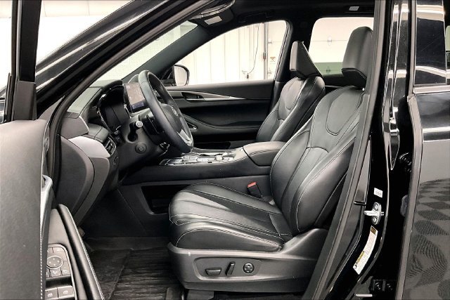 Used 2025 INFINITI QX60 Luxe AWD/4WD image 22