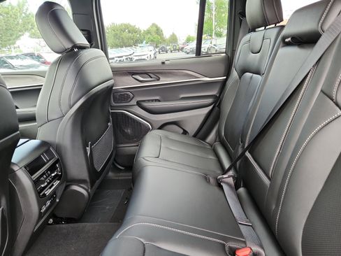 New 2025 Jeep Grand Cherokee Limited 4xe w/ Luxury Tech Group II image 17