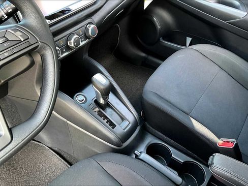 Used 2025 Nissan Kicks Play S image 7