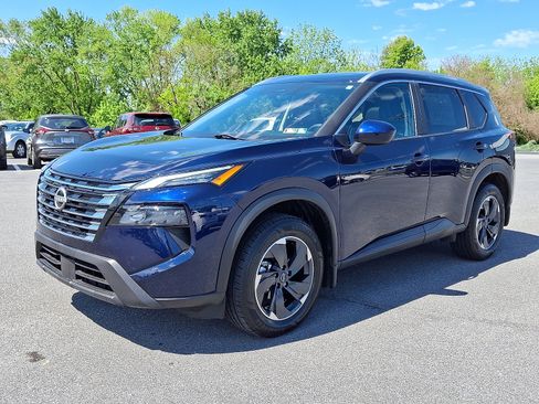 Certified 2024 Nissan Rogue SV w/ SV Premium Package AWD/4WD image 3