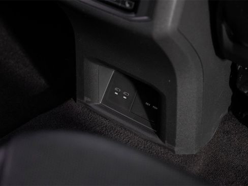 Used 2021 Volkswagen Atlas SEL Premium image 41