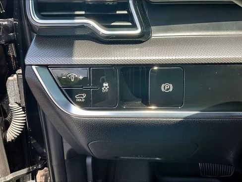 Certified 2025 Kia Sportage SX FWD image 15