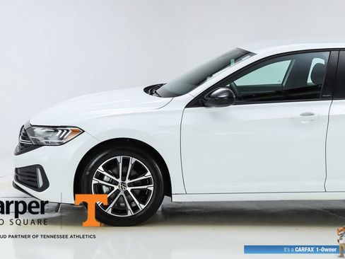 Used 2024 Volkswagen Jetta Sport image 39
