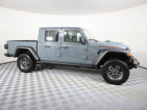 New 2026 Jeep Gladiator Mojave image 9