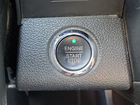 Used 2015 Ford F150 Platinum w/ Equipment Group 701A Luxury image 30