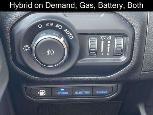 Used 2021 Jeep Wrangler Unlimited Sahara w/ Safety Group image 12