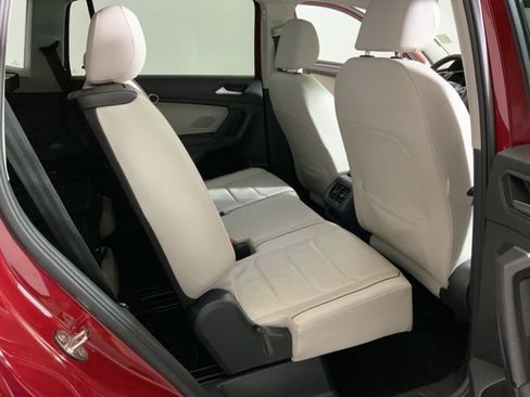Used 2019 Volkswagen Tiguan SEL Premium w/ 3rd Row Seat Package image 30